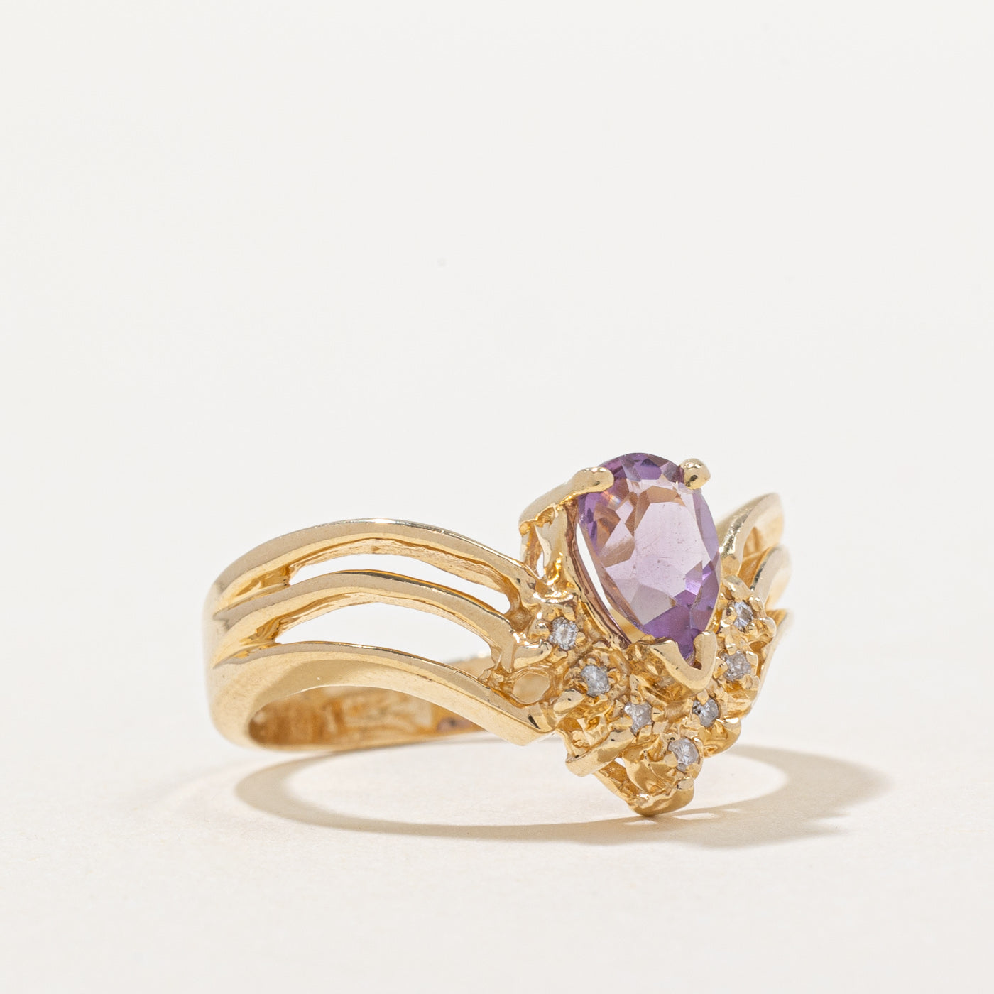 Amethyst & Diamond Chevron Ring | 0.60ct, 0.04ctw | SZ 6.25 |
