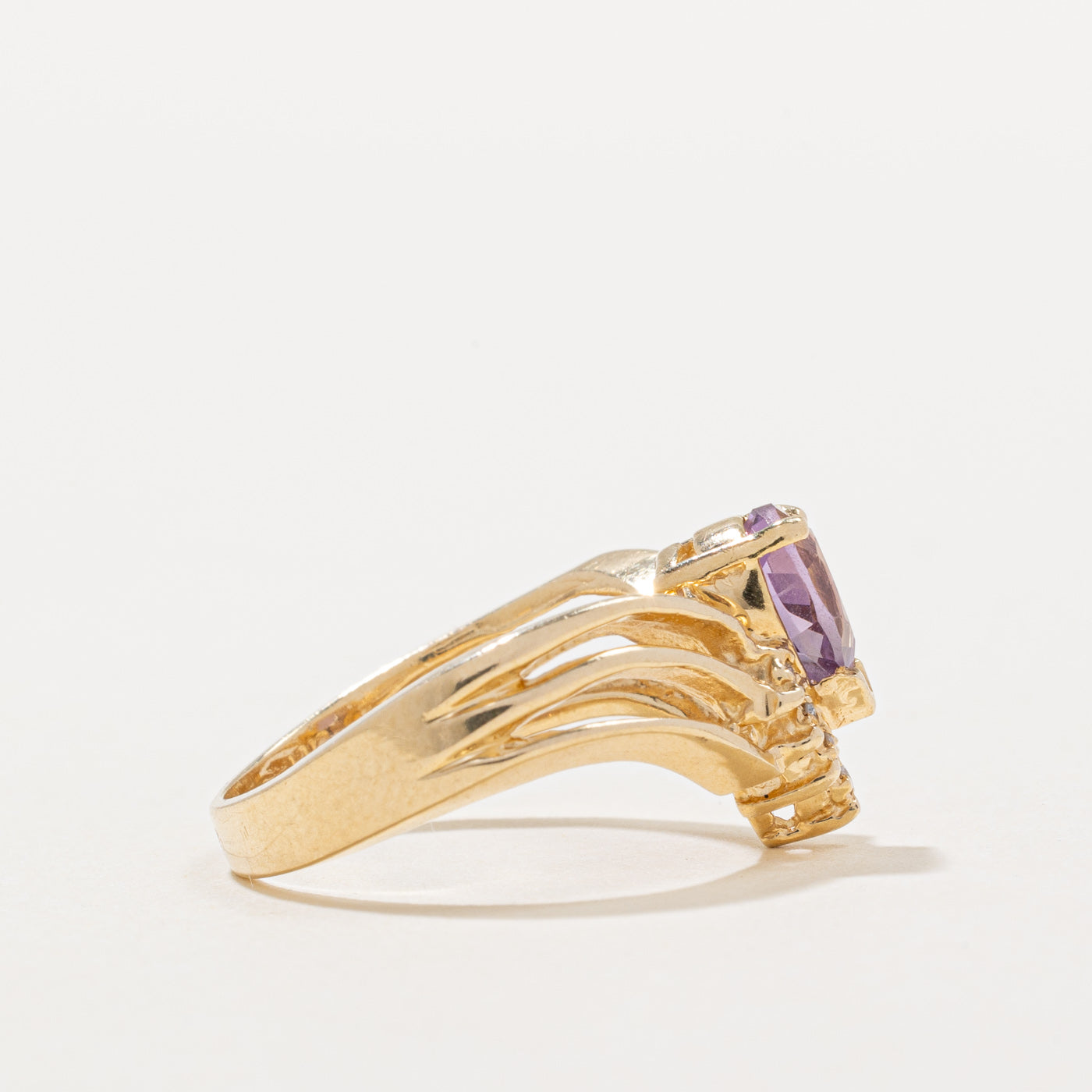 Amethyst & Diamond Chevron Ring | 0.60ct, 0.04ctw | SZ 6.25 |