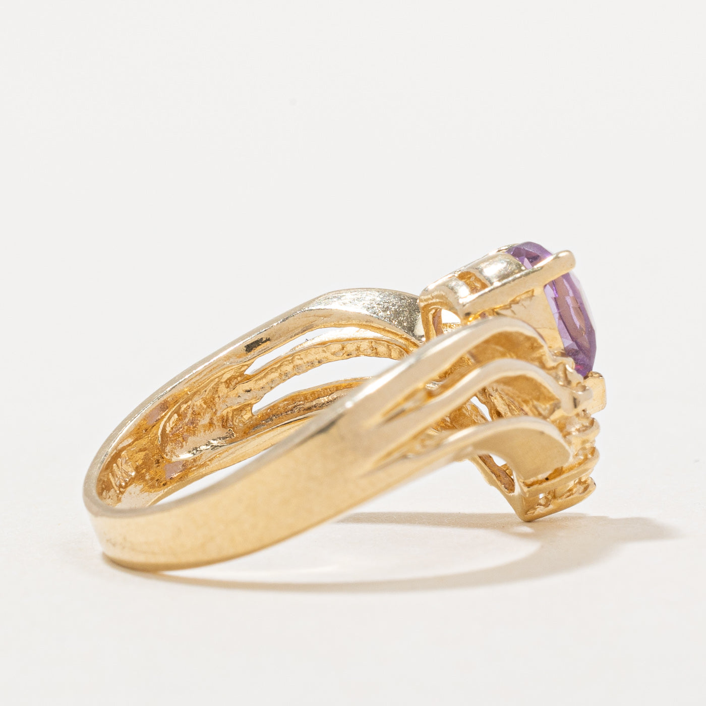 Amethyst & Diamond Chevron Ring | 0.60ct, 0.04ctw | SZ 6.25 |