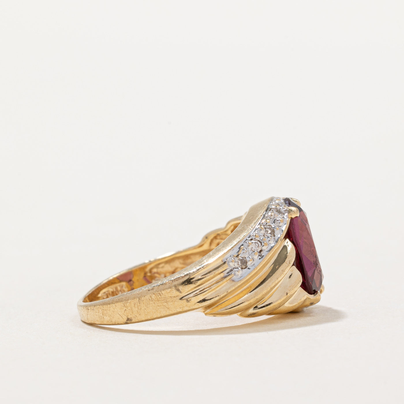 Garnet & Diamond Cocktail Ring | 2.80ct, 0.08ctw | SZ 6.75 |