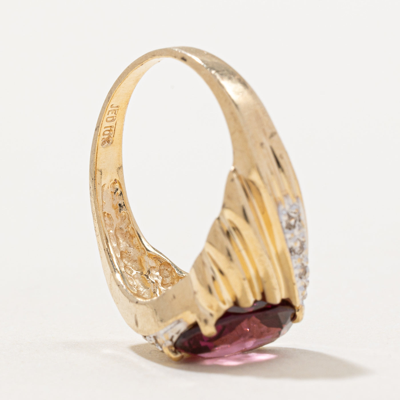 Garnet & Diamond Cocktail Ring | 2.80ct, 0.08ctw | SZ 6.75 |