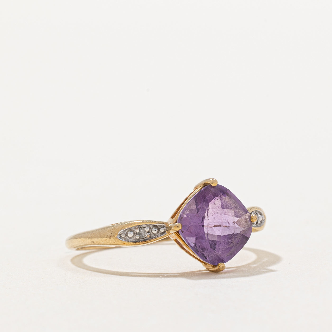 Bague cocktail améthyste et diamants | 1,60 ct, 0,01 ct au total | Taille 6,75 |