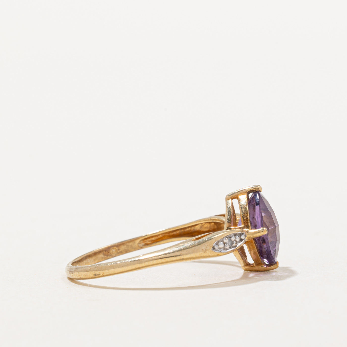 Bague cocktail améthyste et diamants | 1,60 ct, 0,01 ct au total | Taille 6,75 |