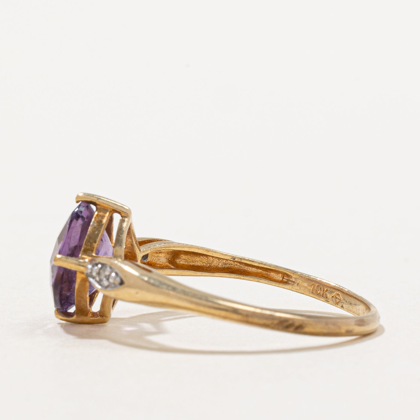 Bague cocktail améthyste et diamants | 1,60 ct, 0,01 ct au total | Taille 6,75 |