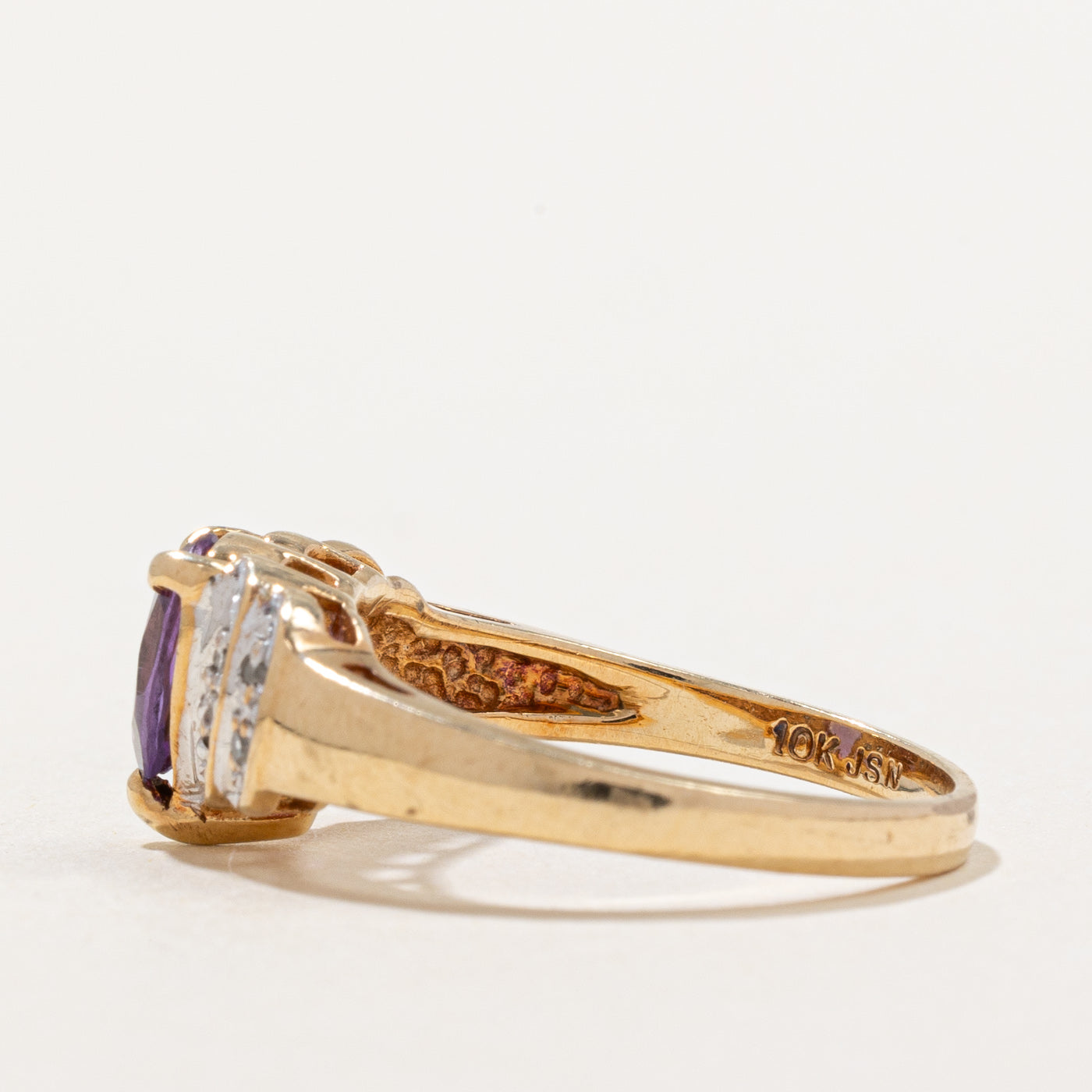 Amethyst & Diamond Ring | 0.55ct, 0.04ctw | SZ 6 |