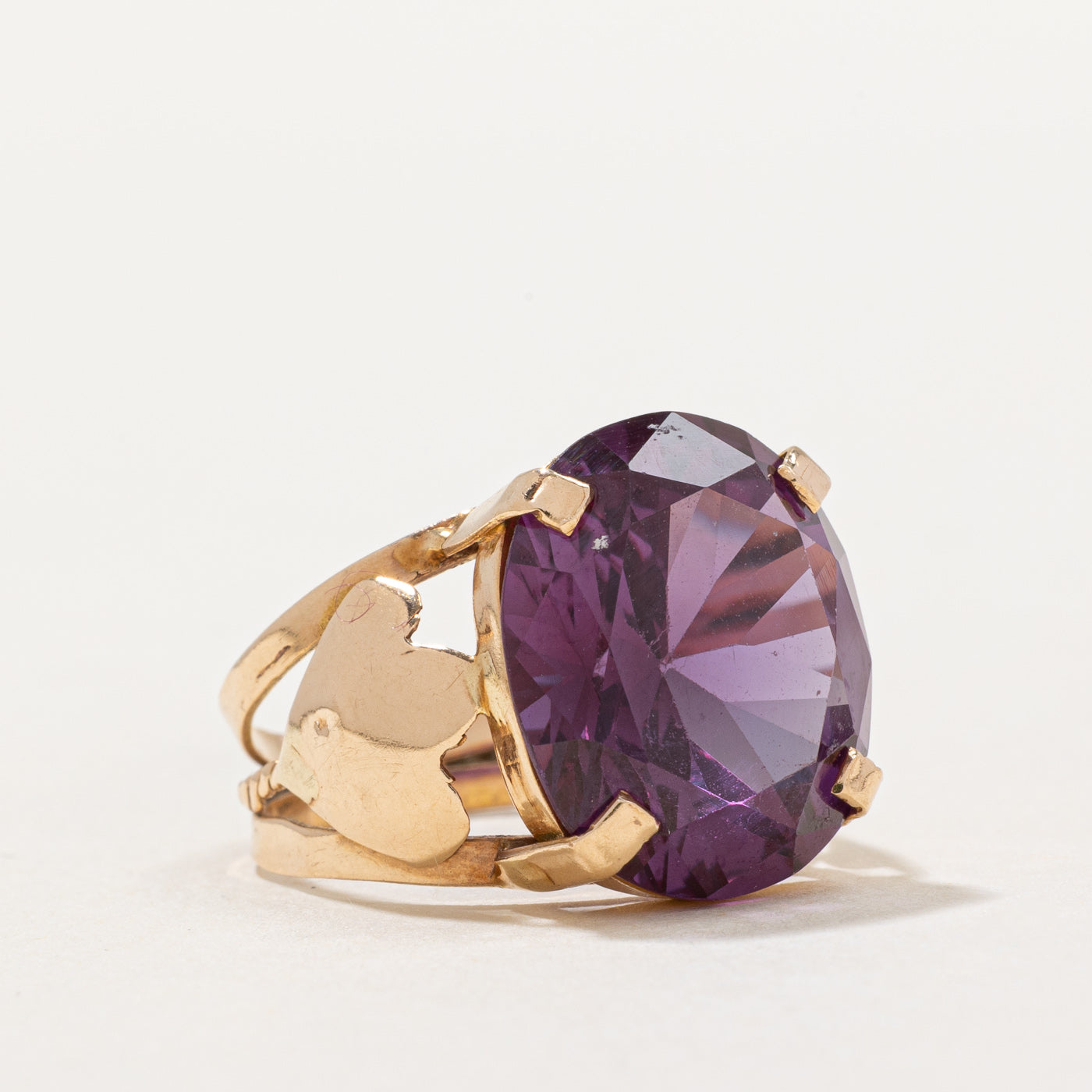 Synthetic Colour Change Sapphire Cocktail Ring | 13.70ct | SZ 6.25 |
