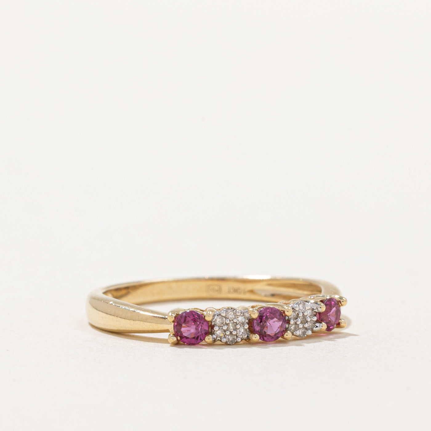 Bague rubis et diamants | 0,24 ct, 0,04 ct | Taille 7 |