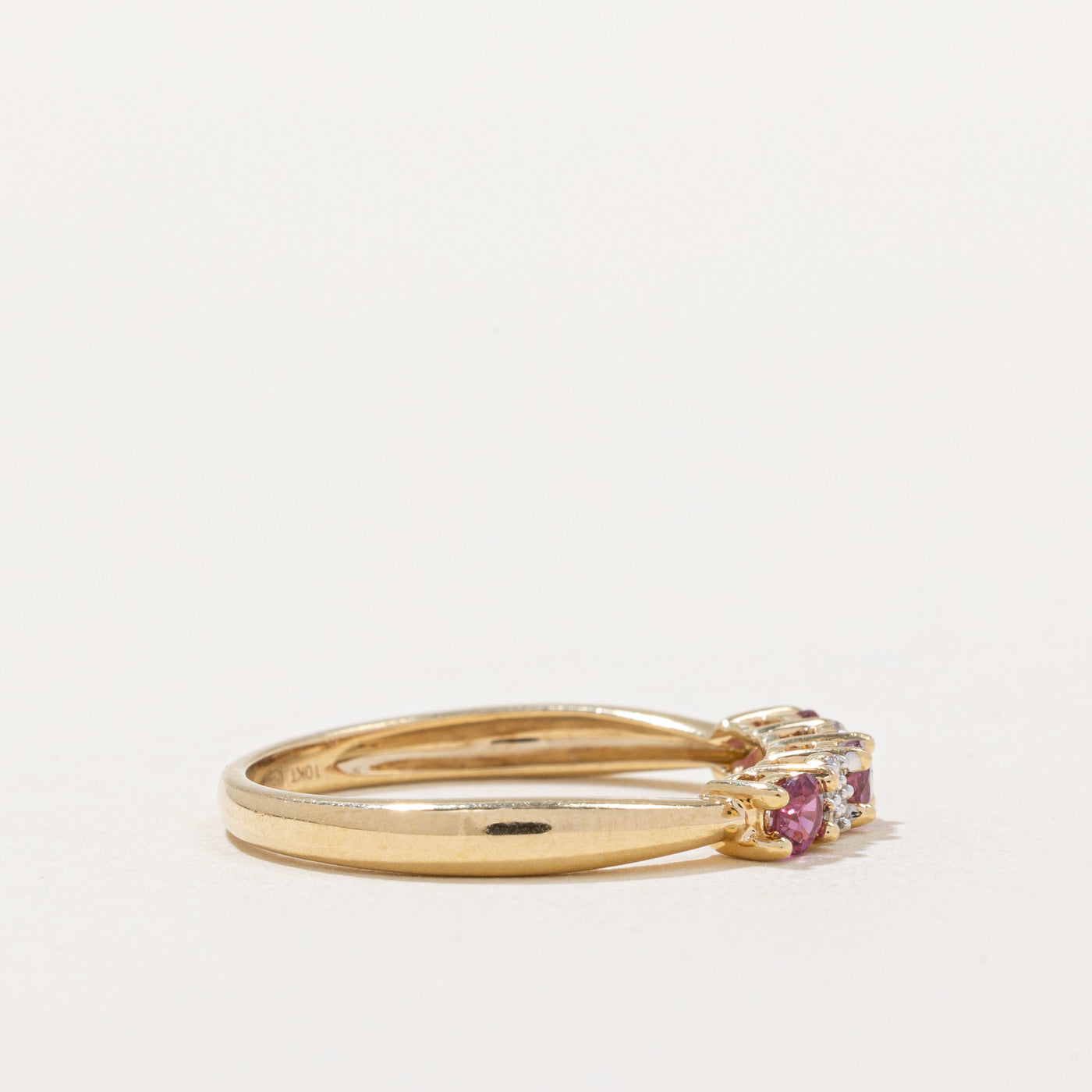 Bague rubis et diamants | 0,24 ct, 0,04 ct | Taille 7 |