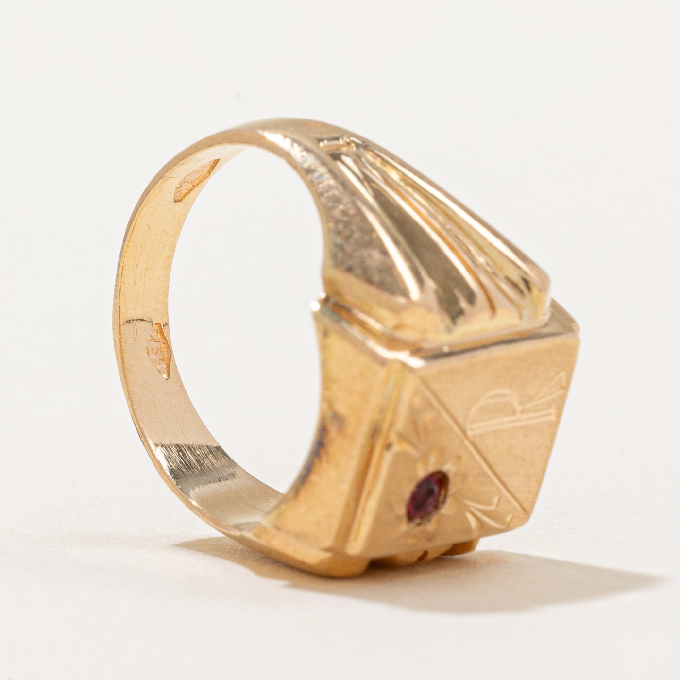Red Glass 'R' Initial Signet Ring | SZ 3.75 |
