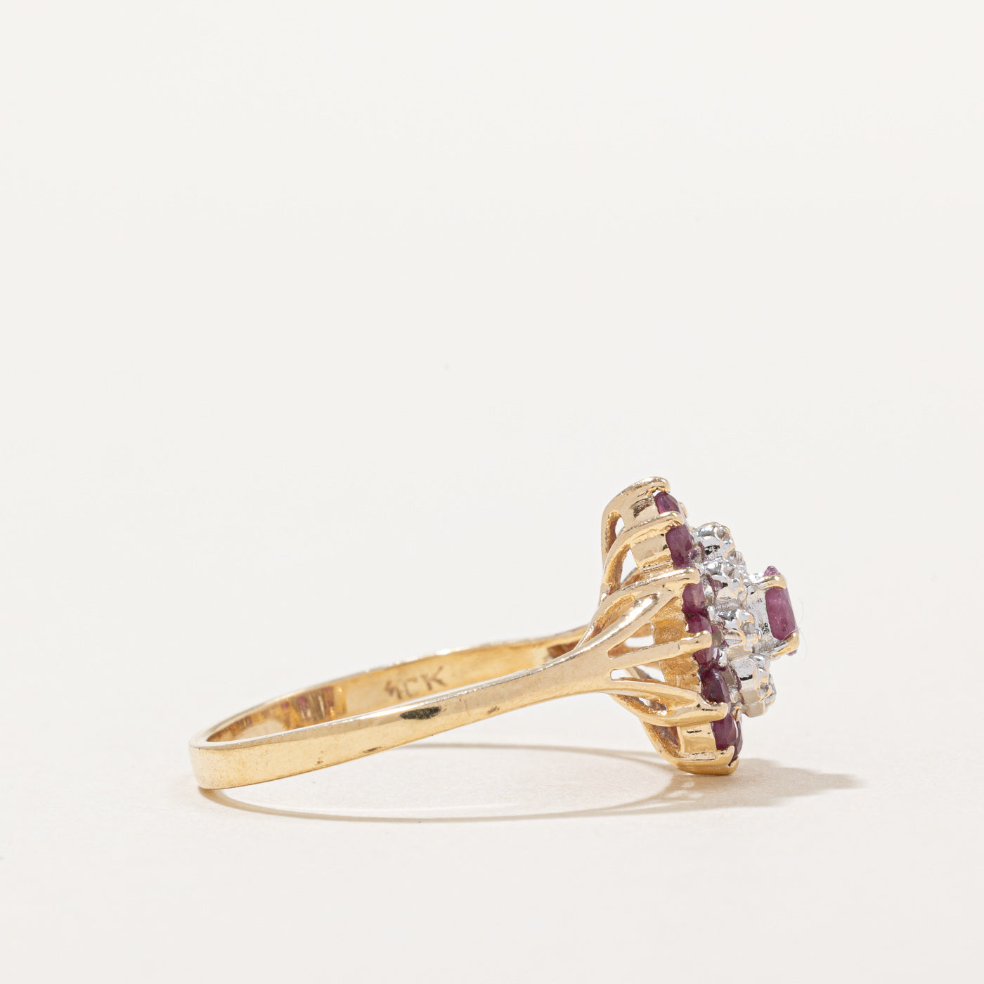 Bague cocktail rubis et diamants | 0,74 ct, 0,03 ct | Taille 8,25 |
