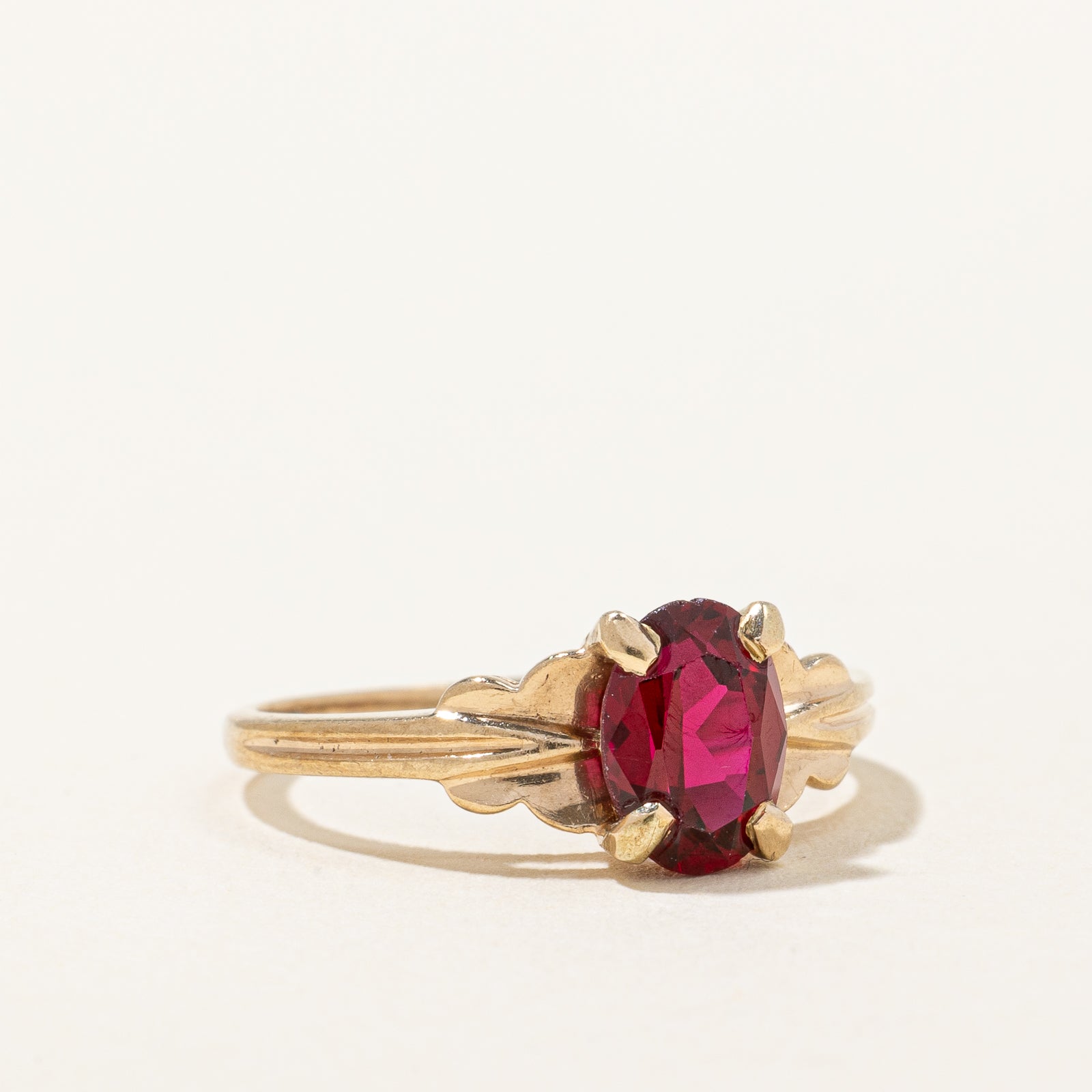 Bague en rubis synthétique taille ovale | 0,90 ct | Taille 3,5 |