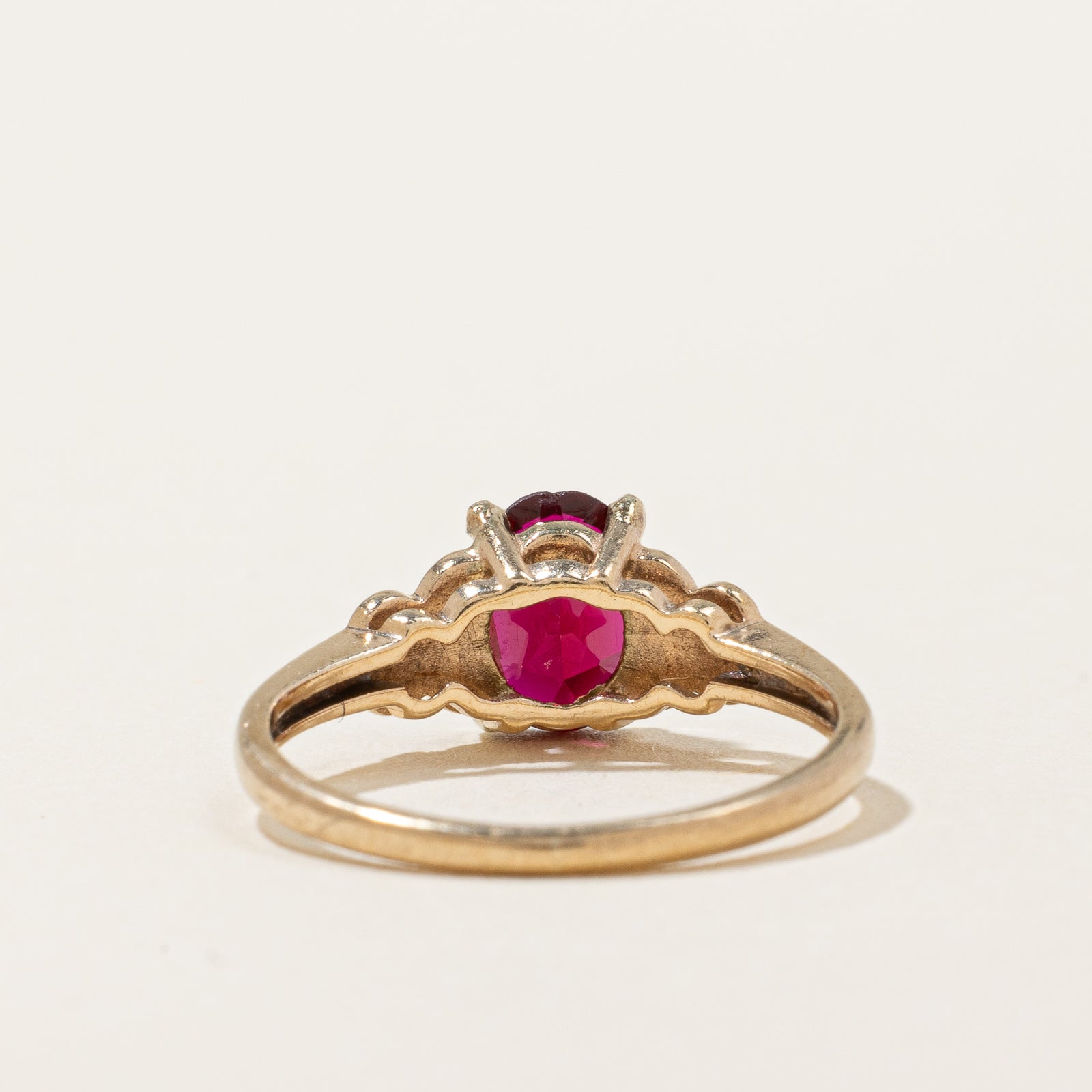 Bague en rubis synthétique taille ovale | 0,90 ct | Taille 3,5 |