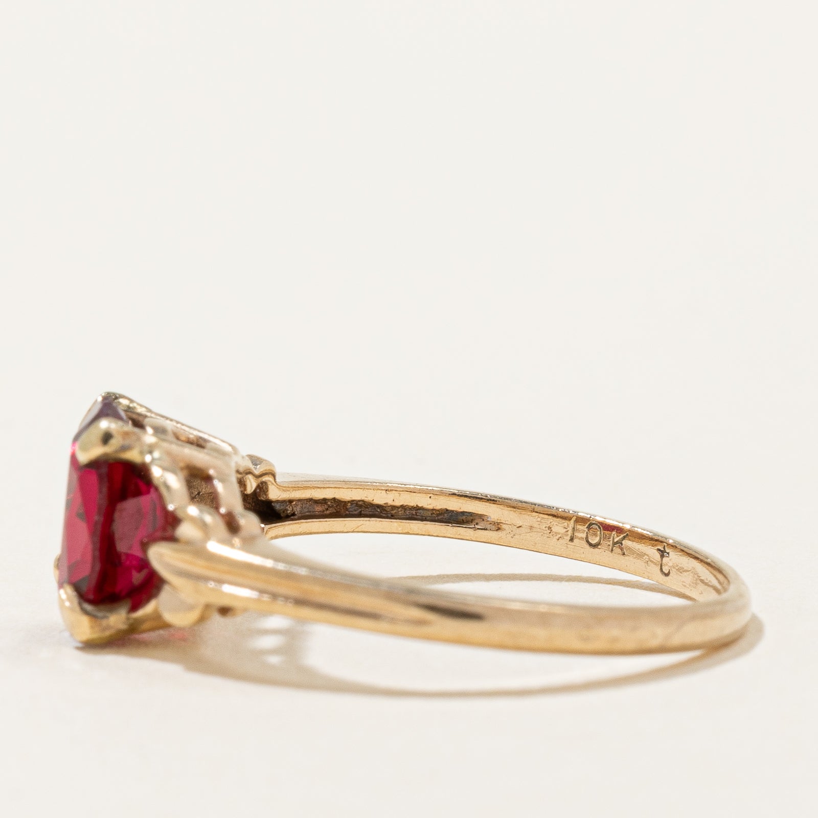 Bague en rubis synthétique taille ovale | 0,90 ct | Taille 3,5 |