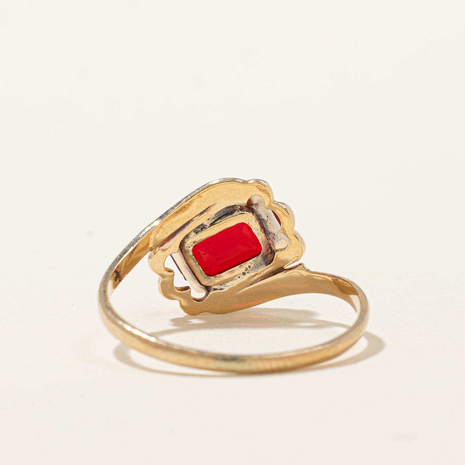Bague en verre rouge taillé émeraude | 1,70 ct | Taille 6,25 |