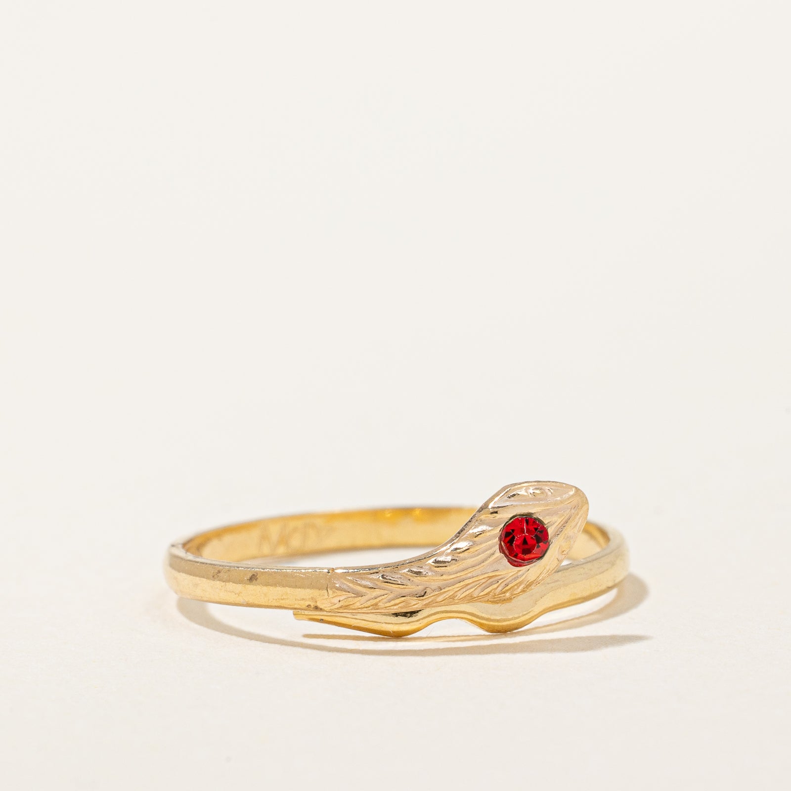 Bague serpent en verre rouge | 0,02 ct | Taille 4,5 |