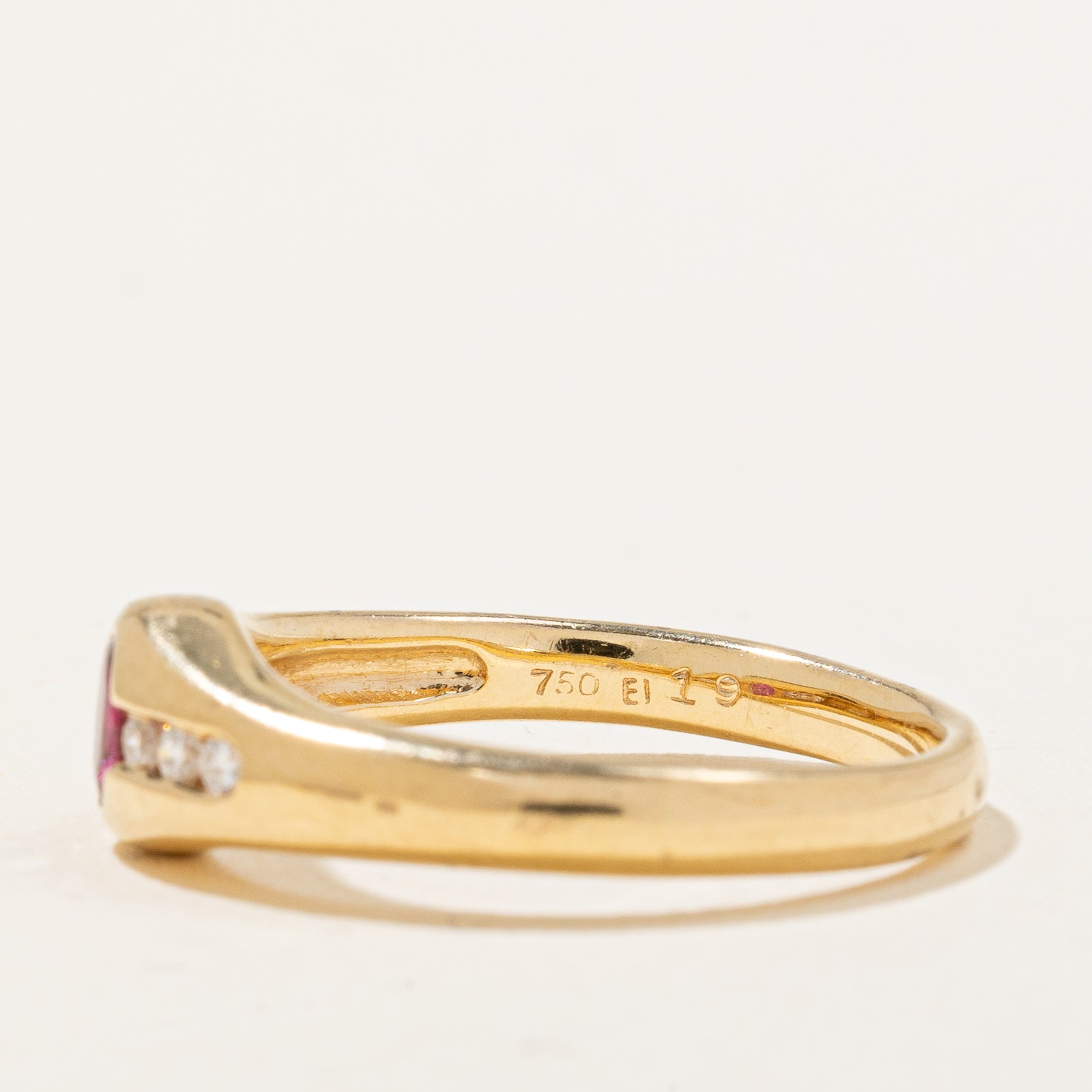 Ruby & Diamond Tapered Ring | 0.19ct, 0.10ctw | SZ 6.75 |