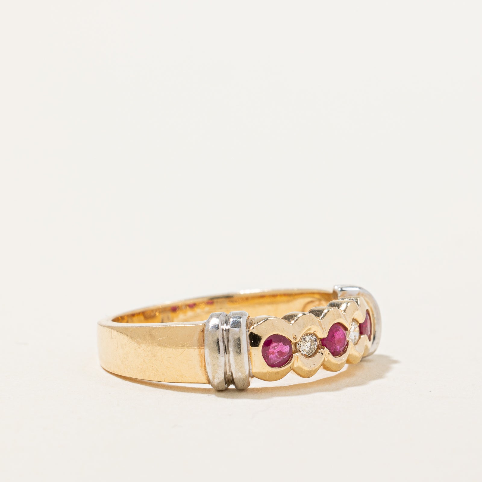 Ruby & Diamond Scallop Edged Ring | 0.18ctw, 0.06ctw | SZ 6.75 |