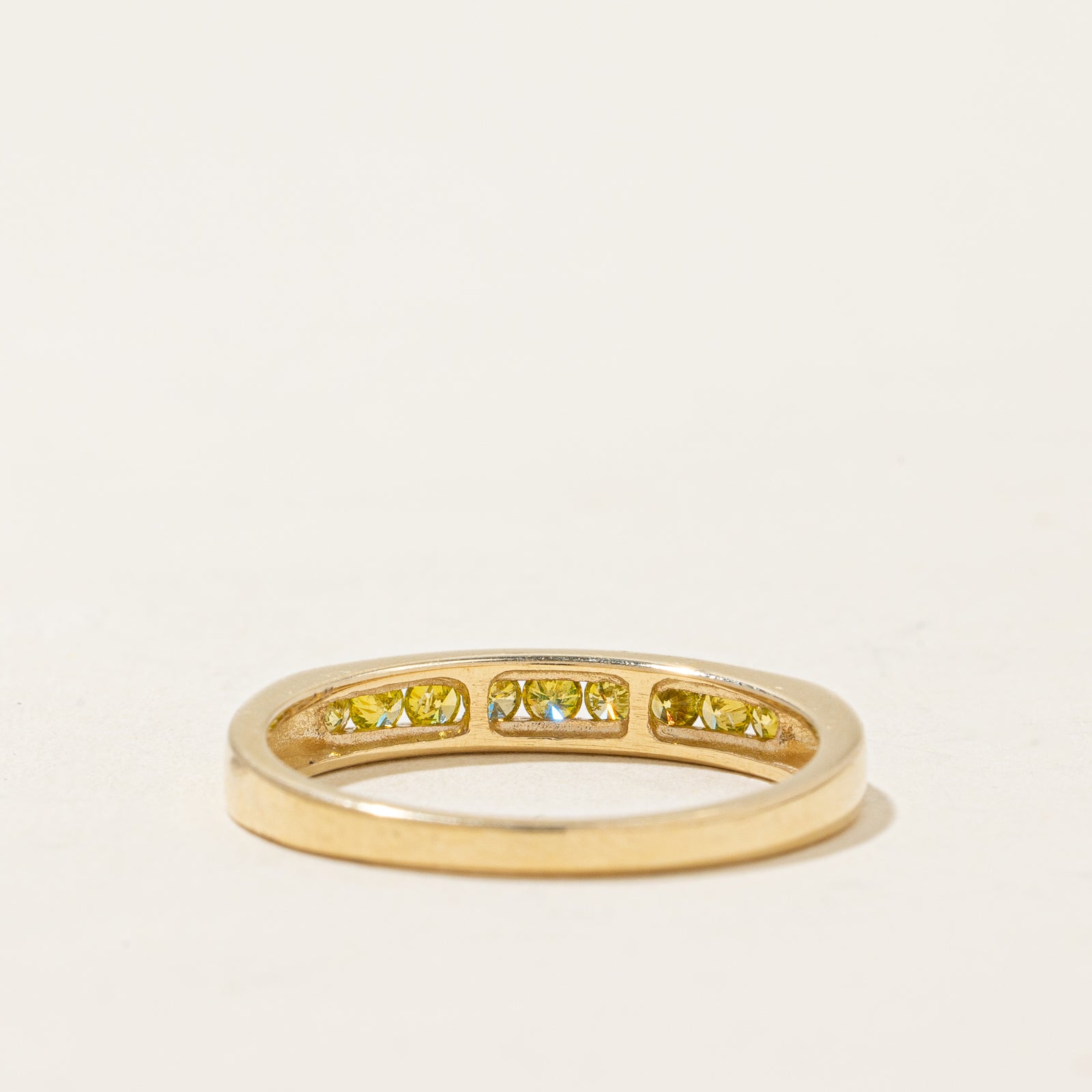 Bague sertie de diamants jaunes en canal | 0,22 ct | Taille 6 |