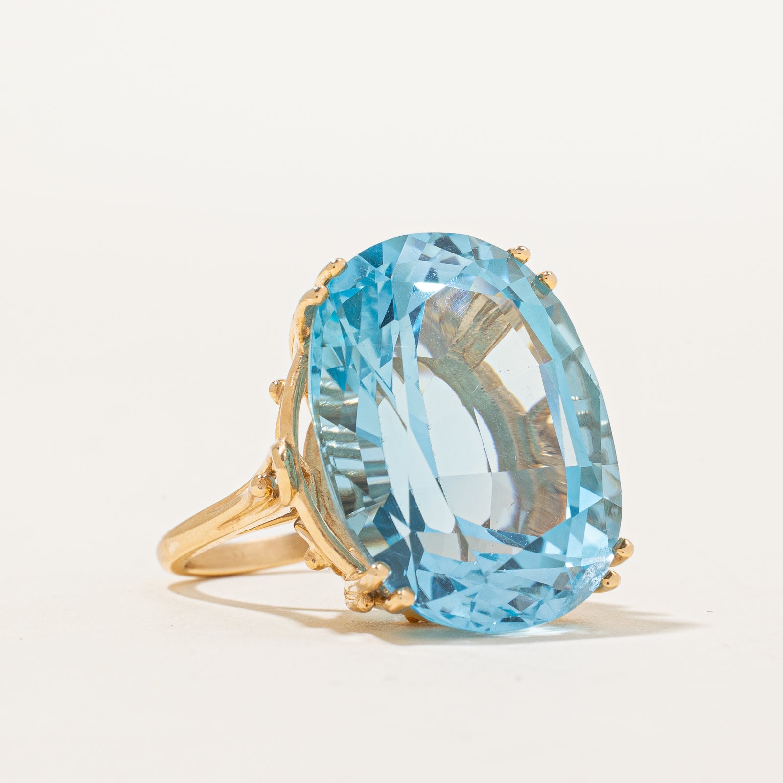 Bague cocktail en topaze bleue | 38,00 ct | Taille 5 |
