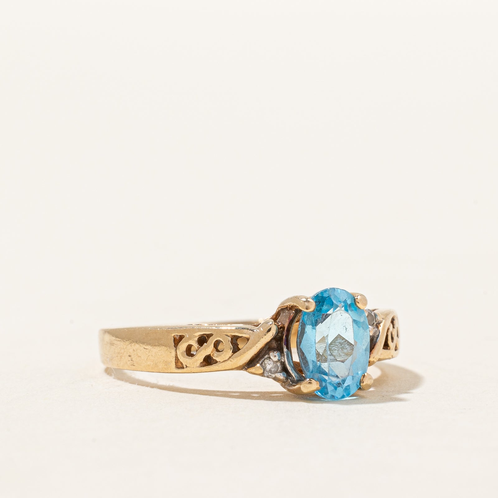 Blue Topaz & Diamond Ring | 0.82ct, 0.02ctw | SZ 7.25 |