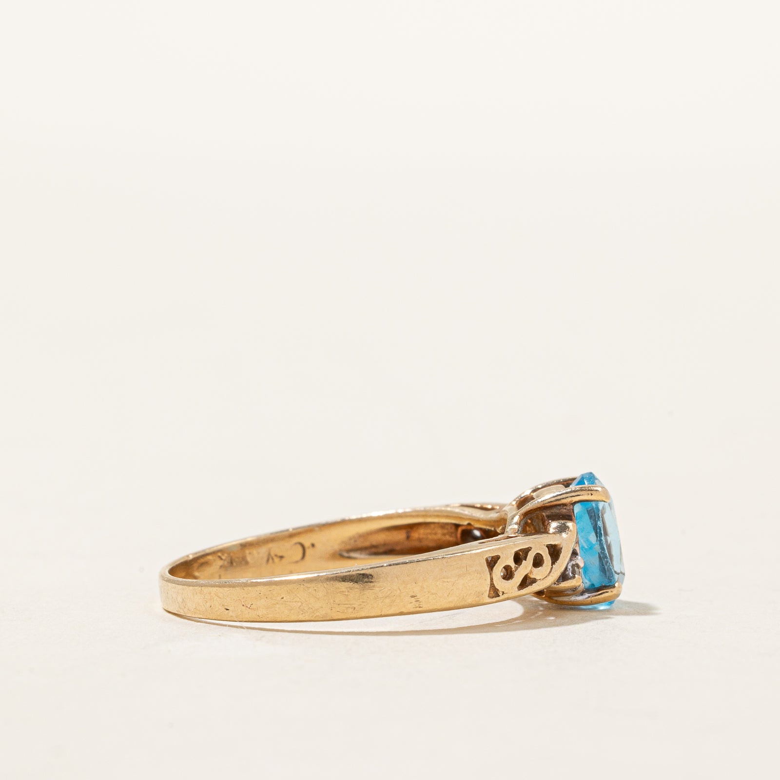Blue Topaz & Diamond Ring | 0.82ct, 0.02ctw | SZ 7.25 |