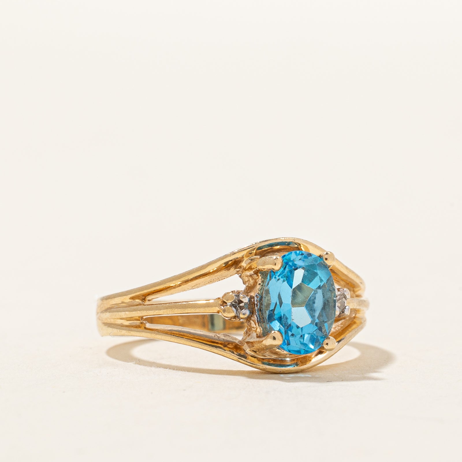 Blue Topaz & Diamond Ring | 0.95ct, 0.03ctw | SZ 6.75 |