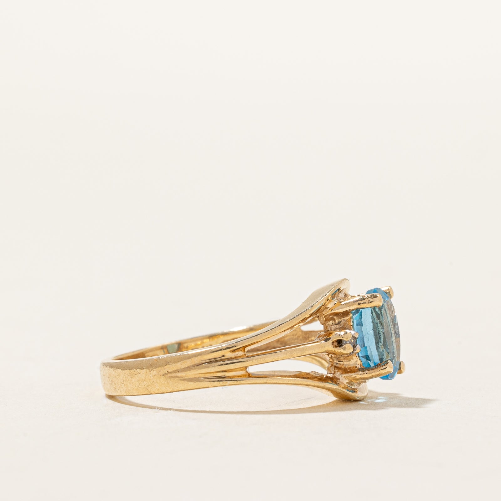 Blue Topaz & Diamond Ring | 0.95ct, 0.03ctw | SZ 6.75 |