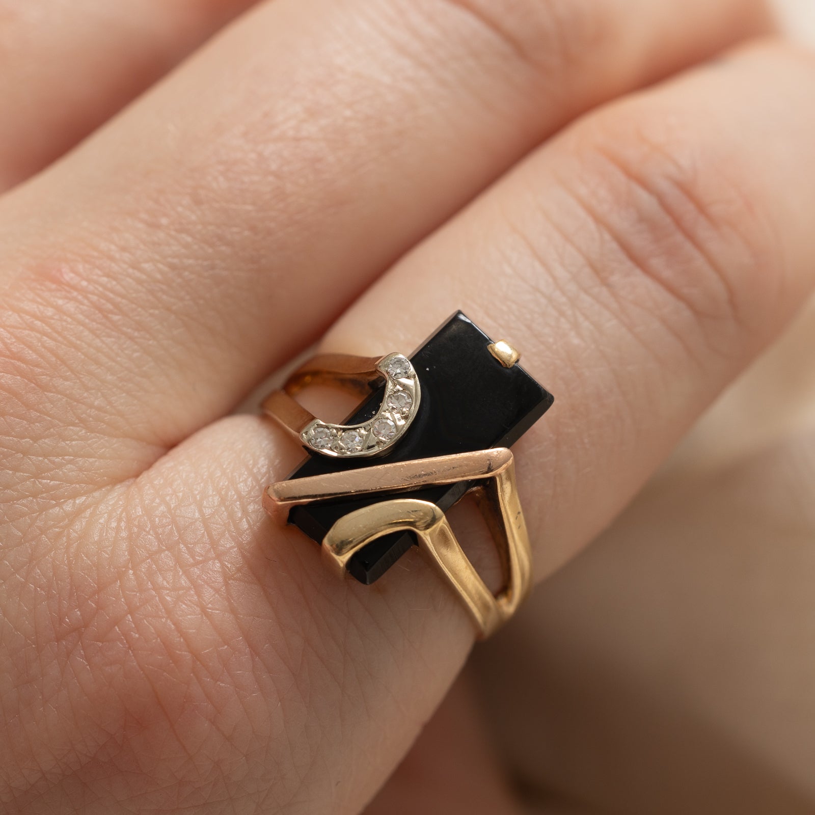 Onyx & Diamond Open Shank Ring | 3.00ct | 0.05ct | SZ 7.5