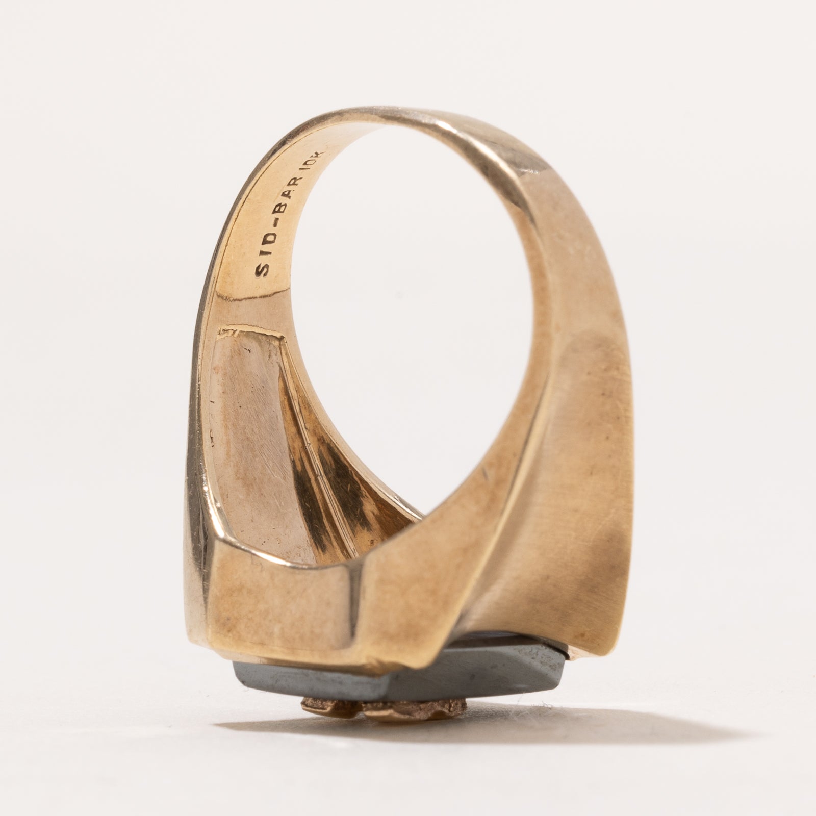 Hematite 'W' Initial Signet Ring | 6.00ct | SZ 9.25