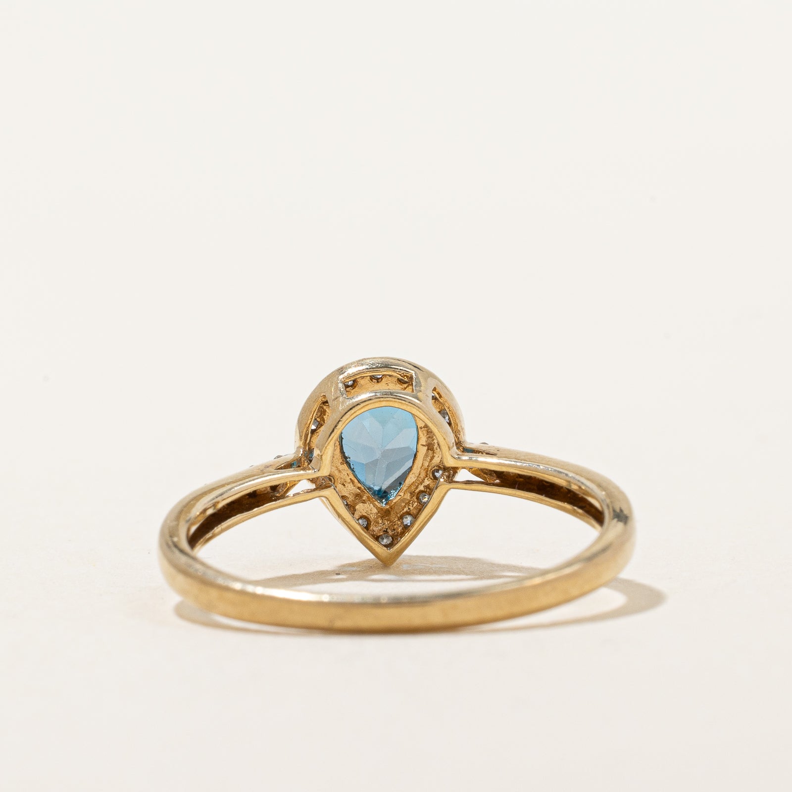 Bague halo en topaze bleue taille cœur et diamants | 0,57 ct, 0,12 ct au total | Taille 7 |