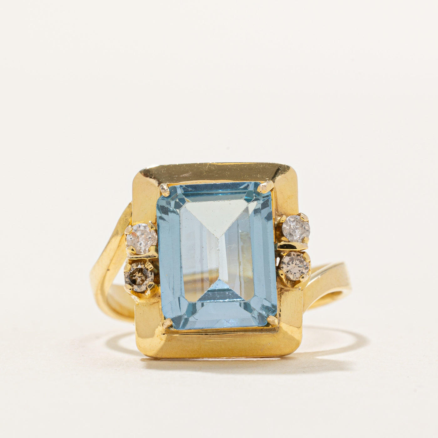 Bague cocktail en spinelle synthétique et diamants | 3,00 ct, 0,12 ct au total | Taille 6 |