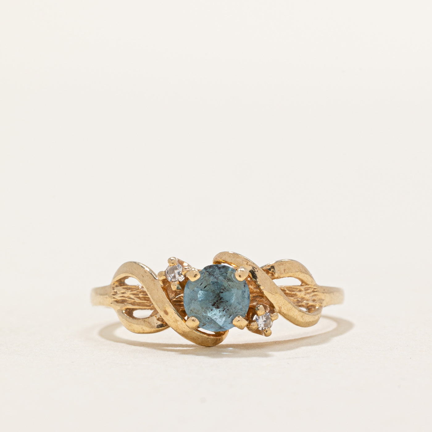Bague aigue-marine et diamants | 0,30 ct, 0,02 ct au total | Taille 6 |