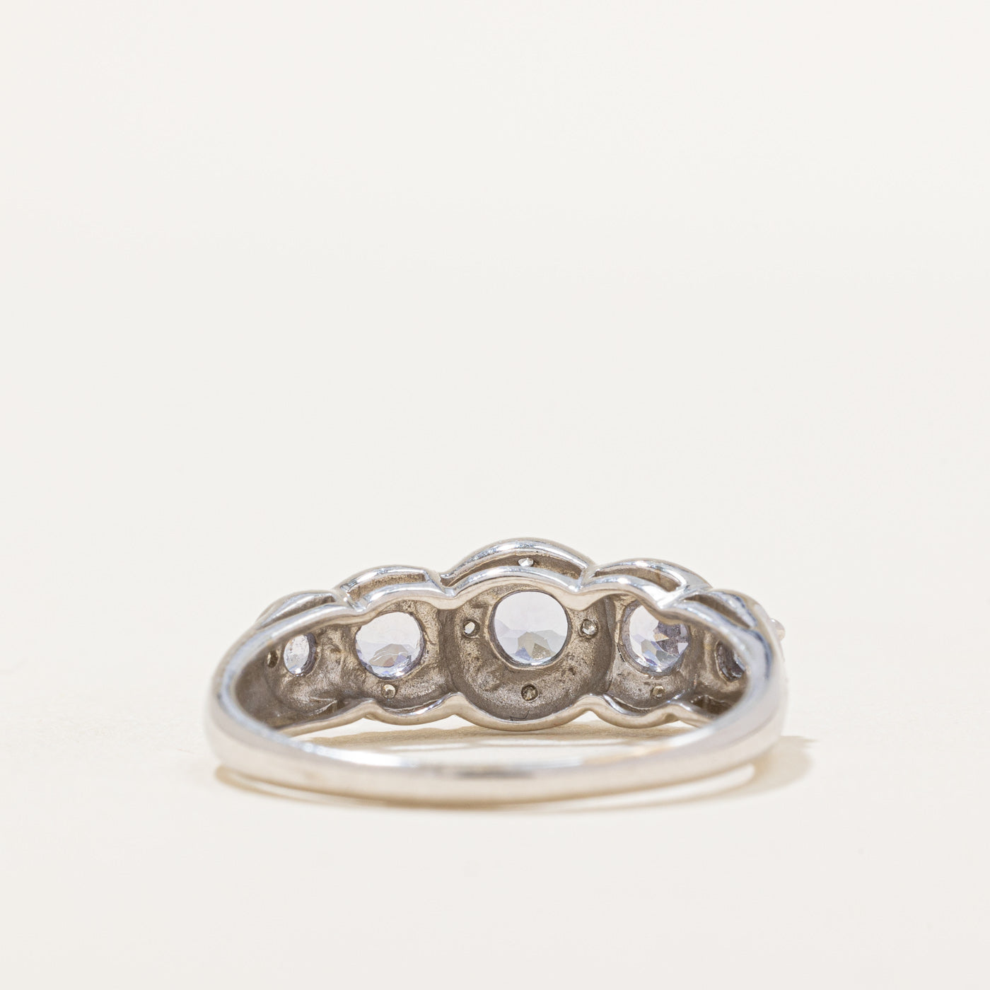 Bague halo cinq pierres tanzanite et diamants | 0,45 ct, 0,05 ct | Taille 8 |