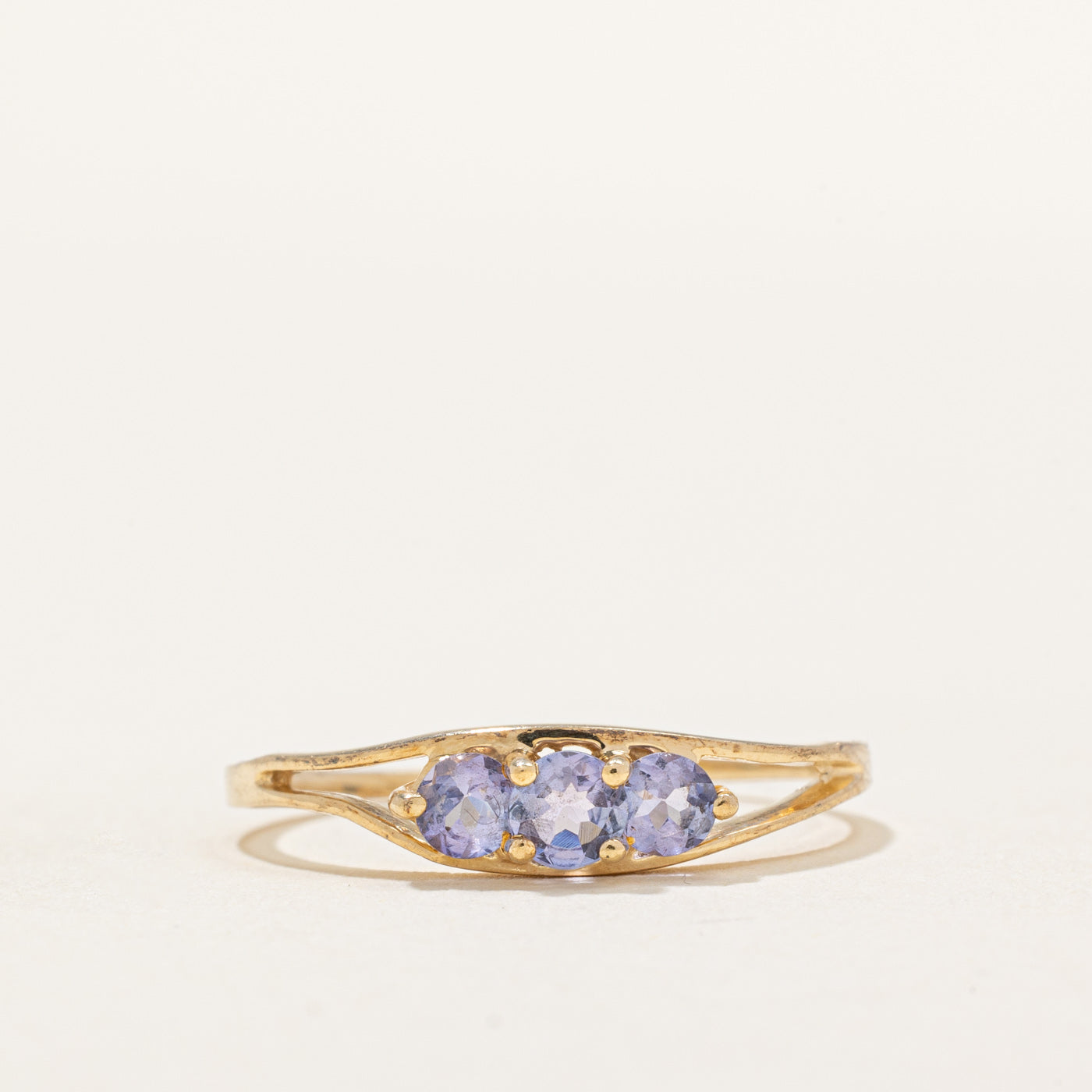 Bague à trois pierres en tanzanite, monture ouverte | 0,25 ct | Taille 7,5 |