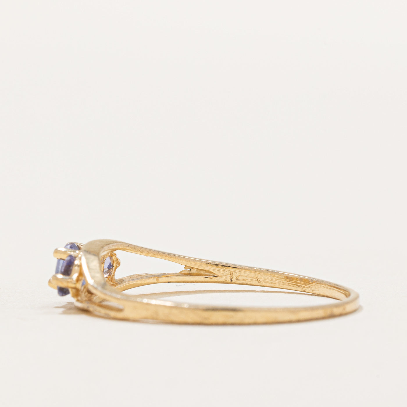Bague à trois pierres en tanzanite, monture ouverte | 0,25 ct | Taille 7,5 |