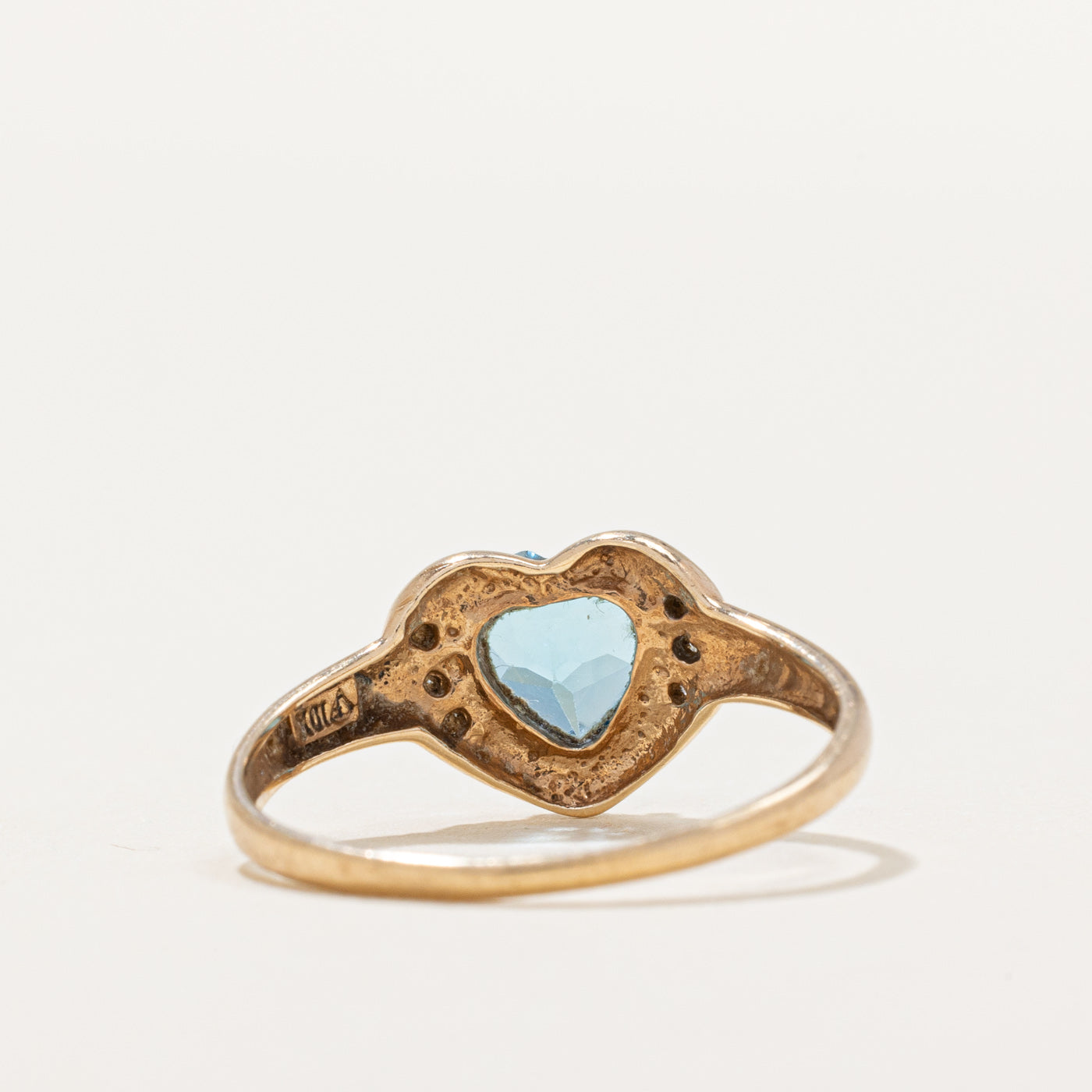 Bague en topaze bleue taille cœur et diamants | 0,88 ct, 0,04 ct au total | Taille 5 |