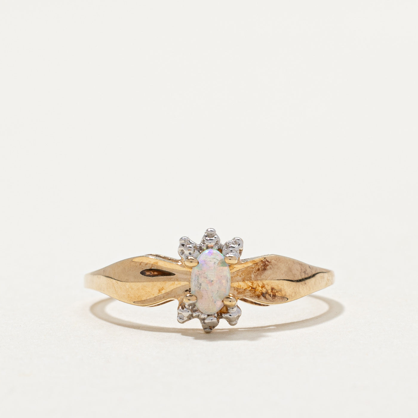 Bague en opale synthétique ovale en forme de pétale | 0,10 ct | Taille 7 |