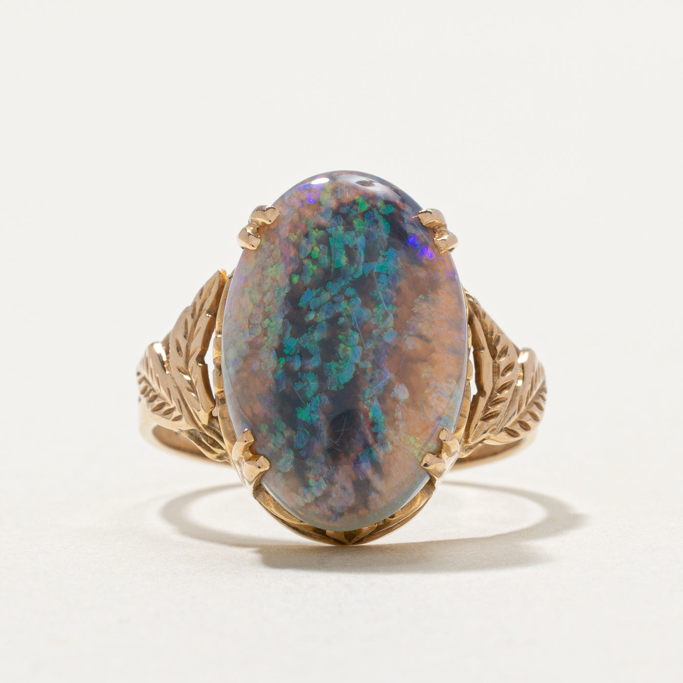 Bague cocktail ovale en opale à motif de feuilles | 4,70 ct | Taille 5,5 |