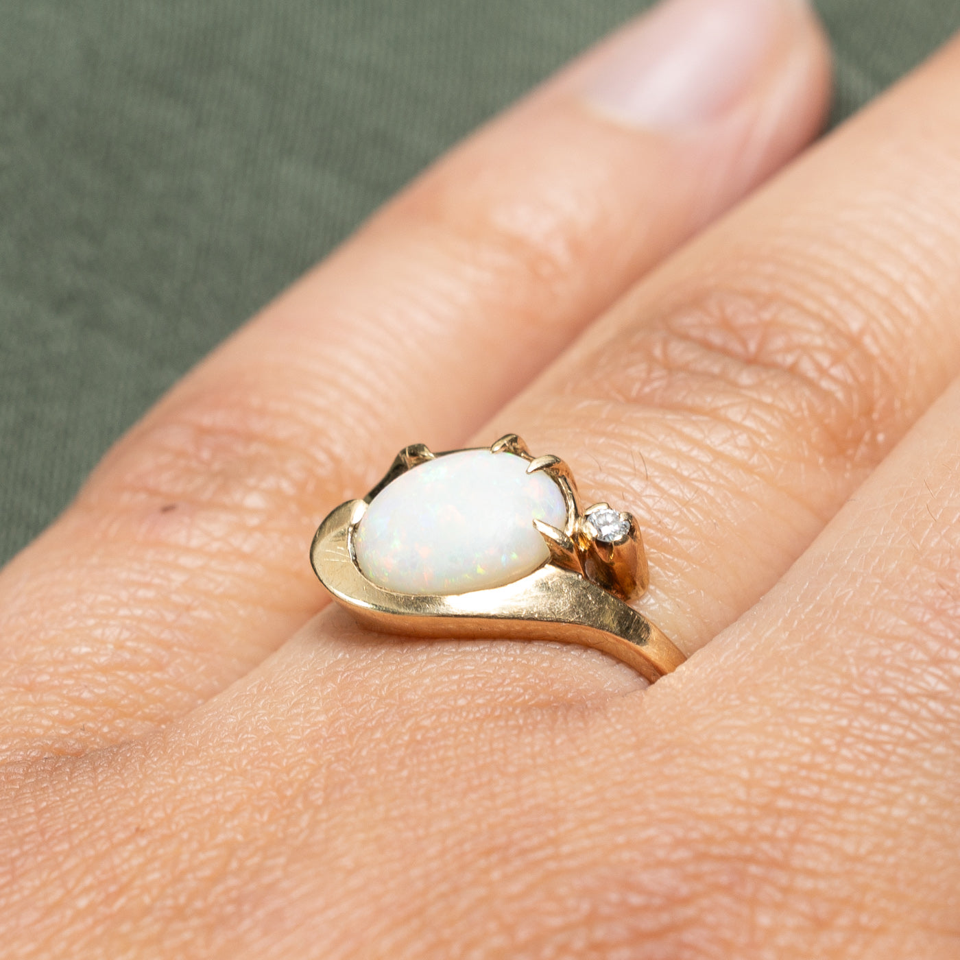 14k Yellow Gold Opal & Diamond Ring | 1.25ct, 0.02ct | SZ 6.75 |