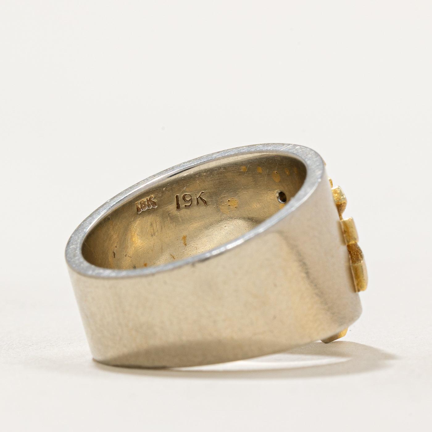 Multi Coloured Diamond Legend of Zelda Ring | 0.17ctw | SZ 7 |