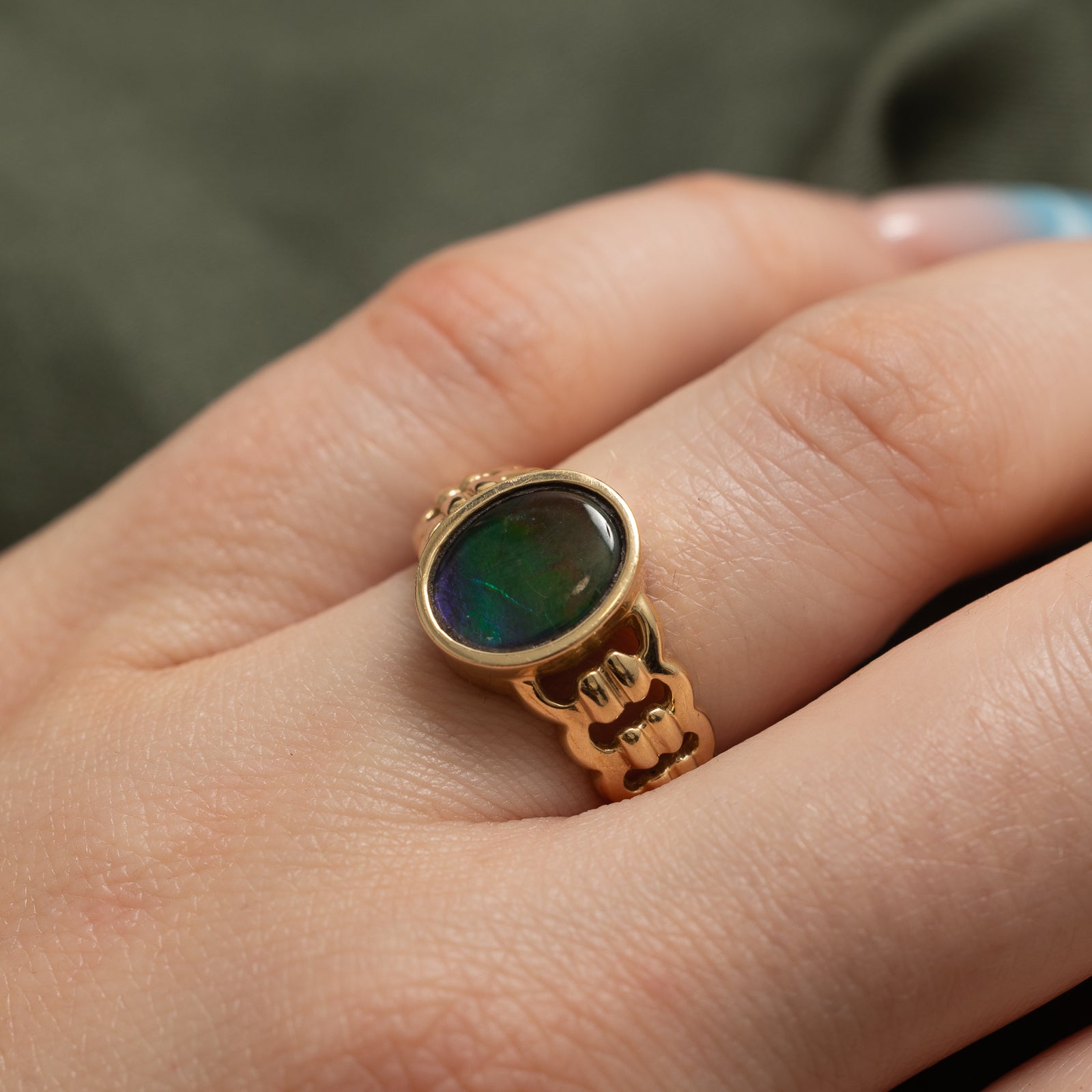 Bezel Set Rainbow Ammolite Ring | 1.35ct | SZ 7