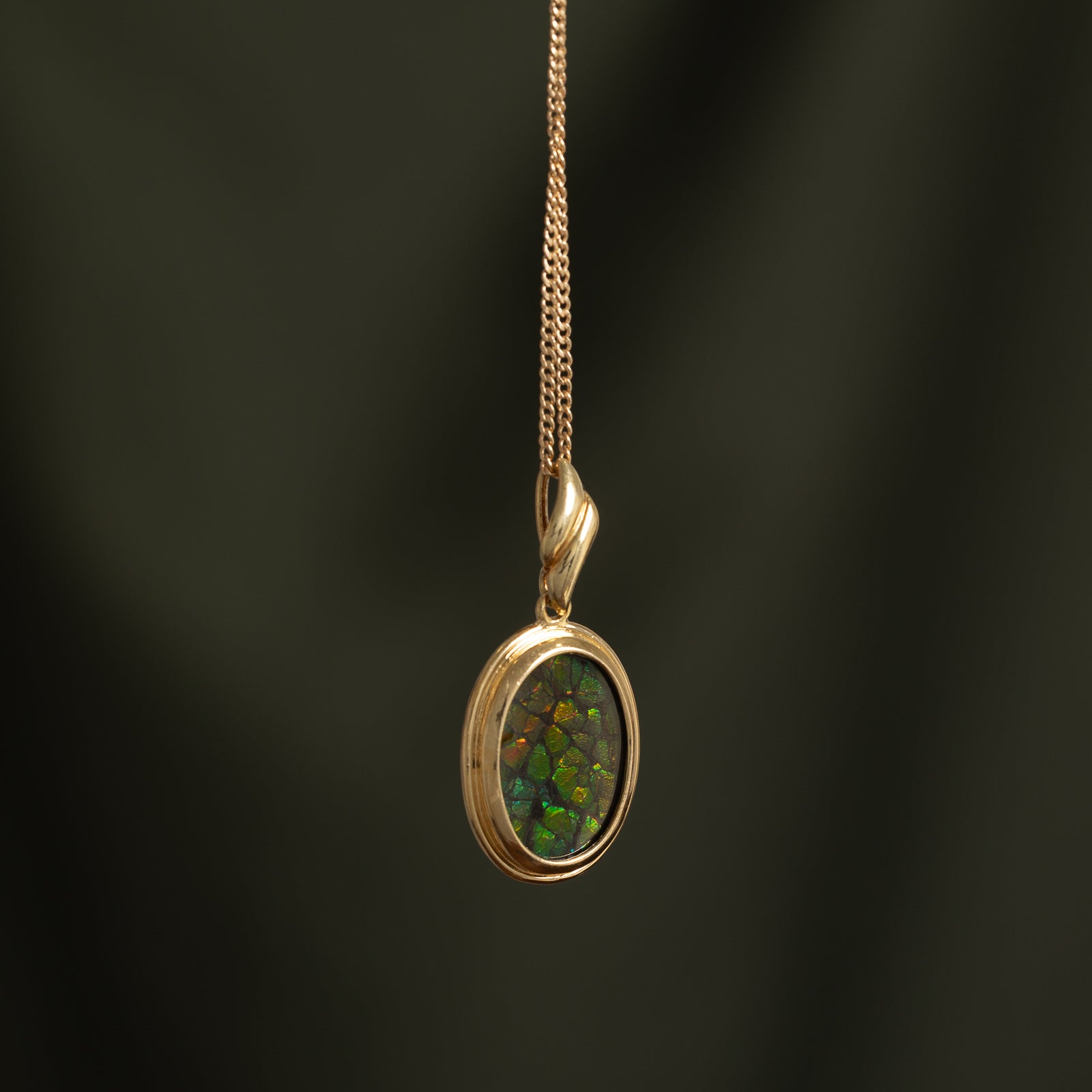 Oval Ammolite Pendant | 4.00ct