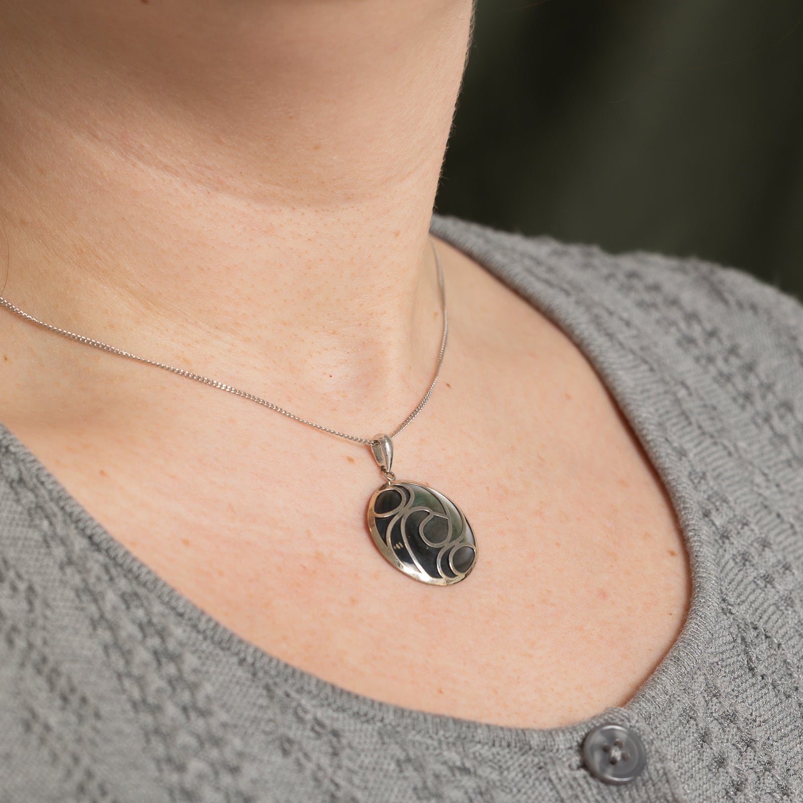 Round Mother of Pearl Pendant