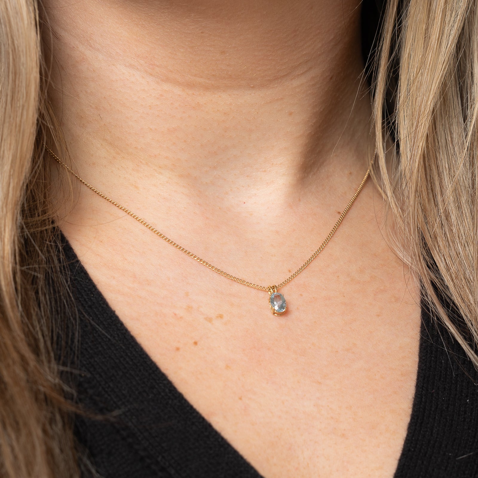 Oval Cut Topaz Pendant | 0.80ct |