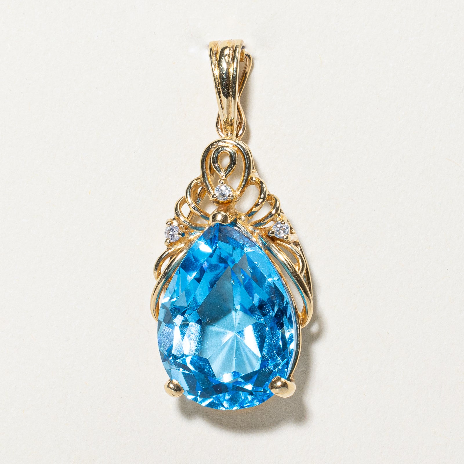 Topaz & Diamond Pendant | 6.85ct, 0.045ctw |