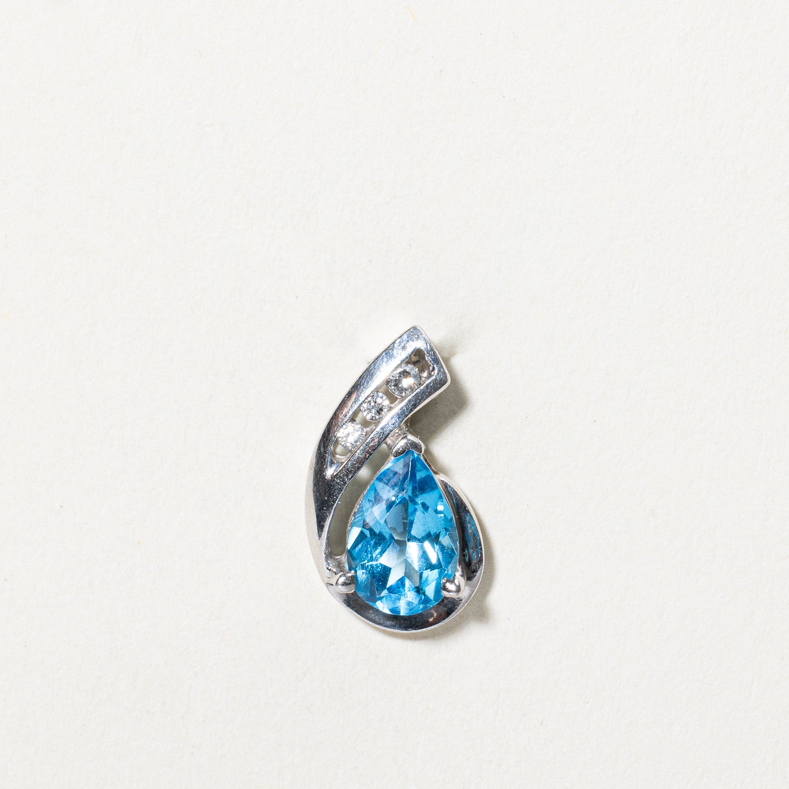 Topaz & Diamond Pendant | 1.40ct, 0.04ctw |