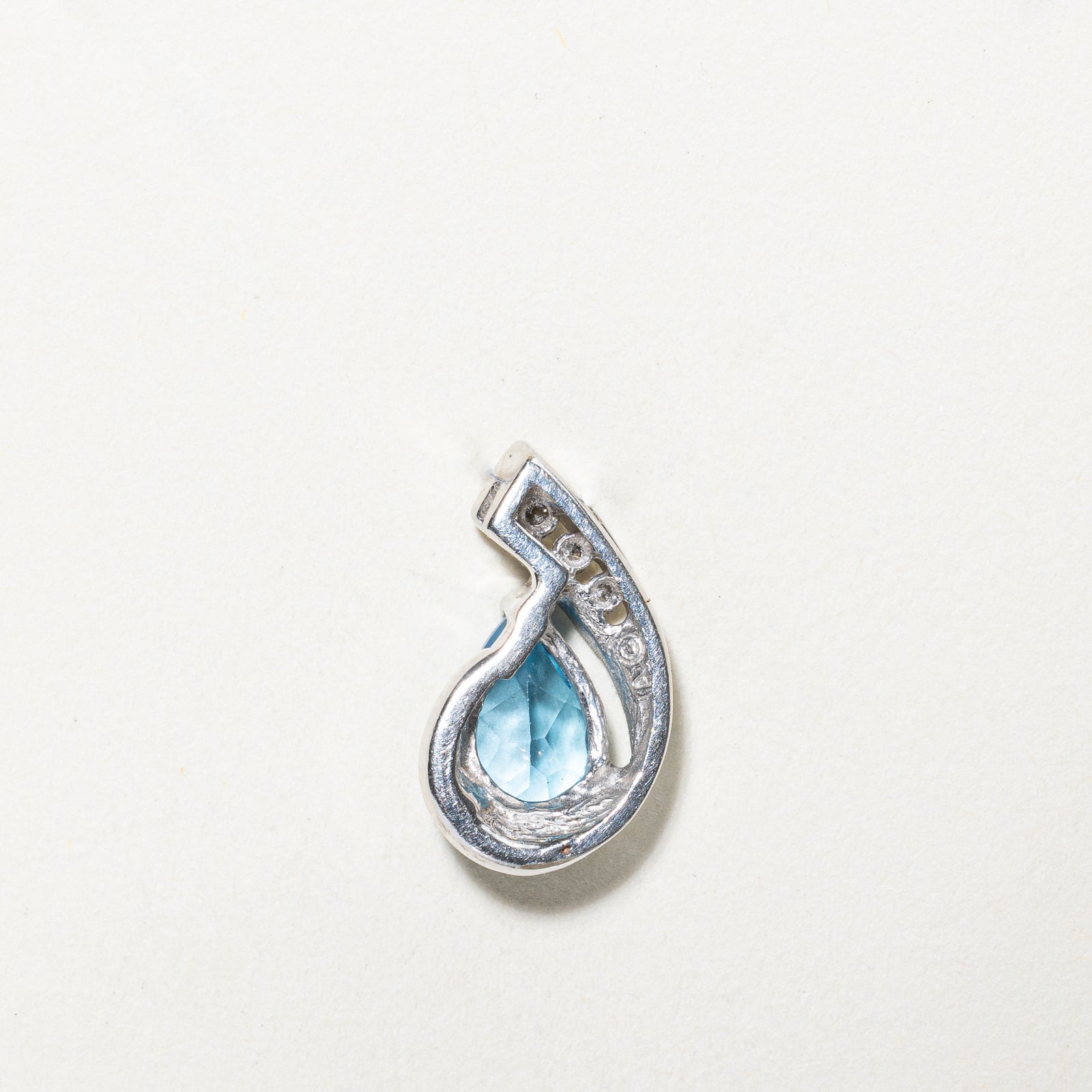 Topaz & Diamond Pendant | 1.40ct, 0.04ctw |