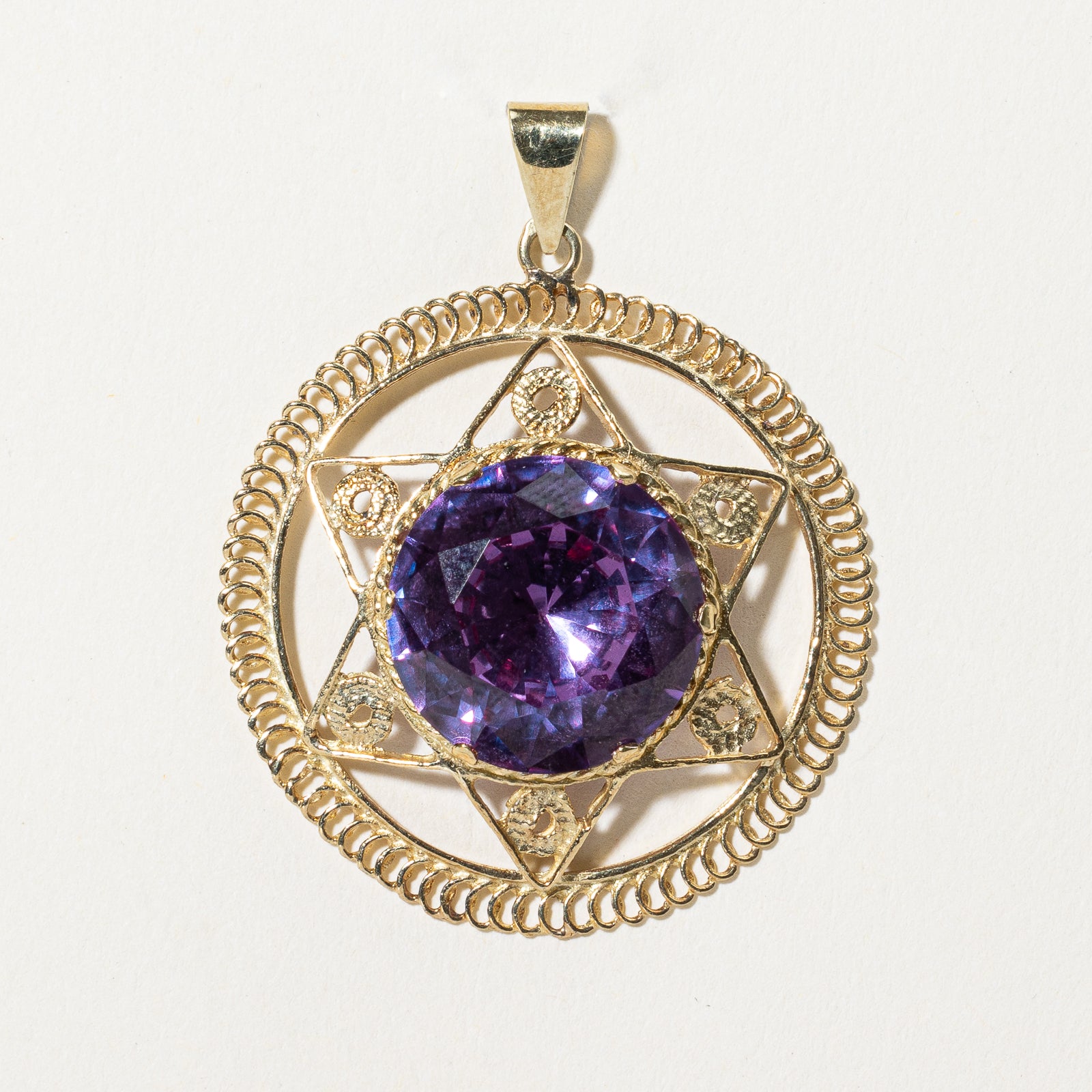 Colour Changing Synthetic Purple Sapphire Star Pendant | 16.00ct |