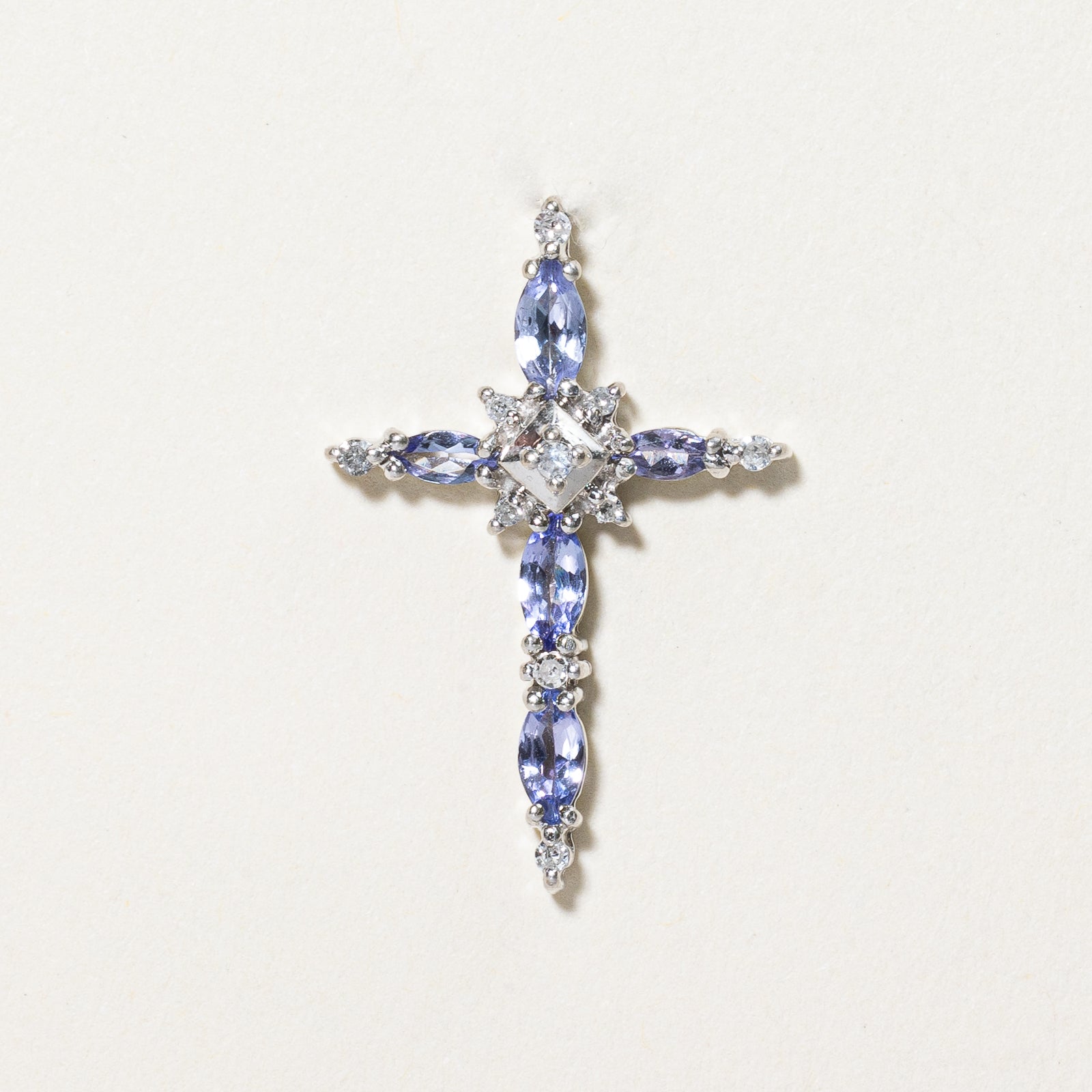 Pendentif Croix Tanzanite & Diamant | 0,30 ct, 0,06 ct |