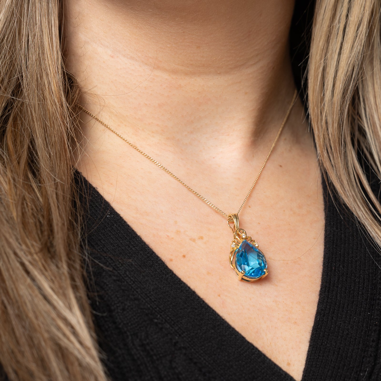 Topaz & Diamond Pendant | 6.85ct, 0.045ctw |